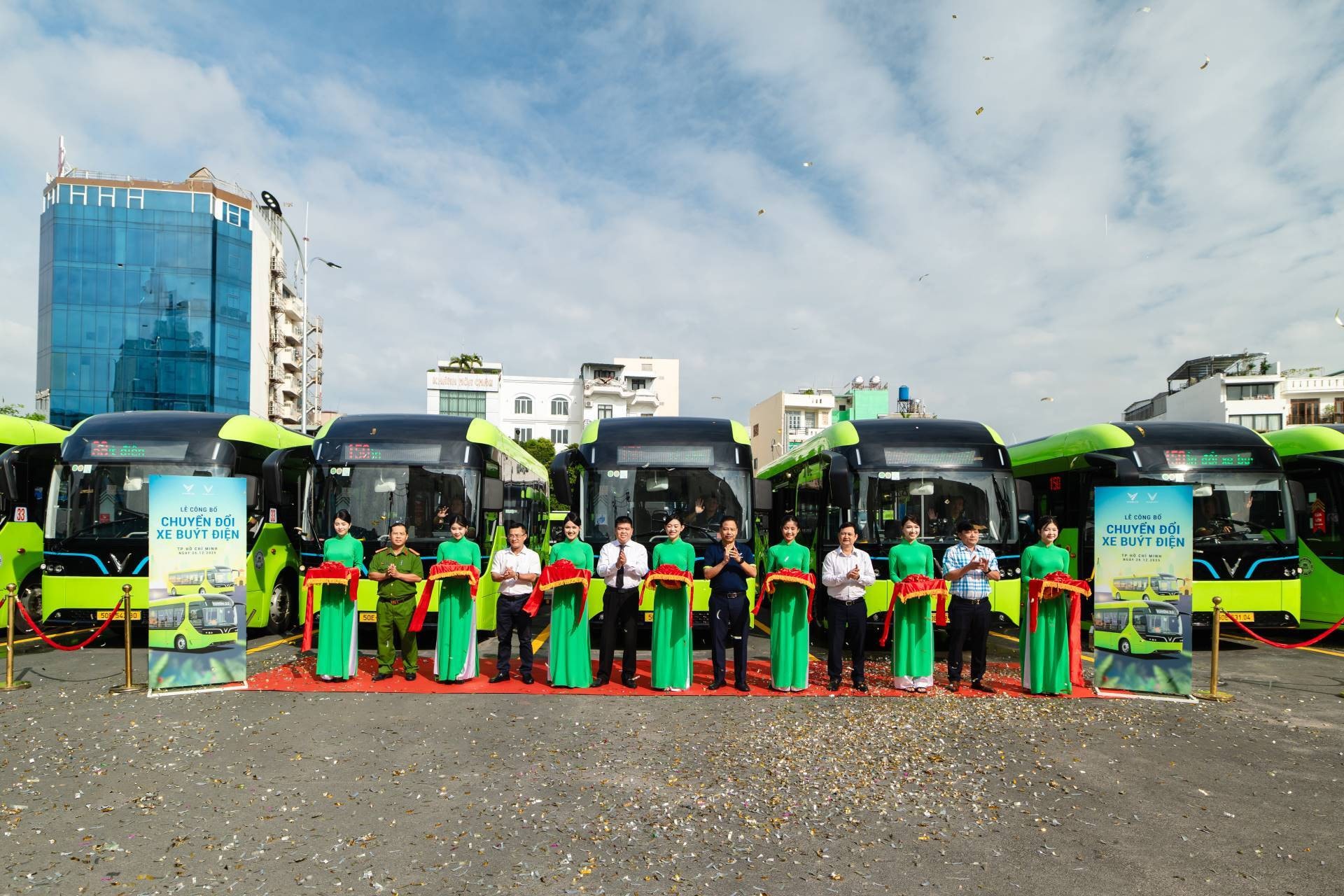 VinBus công bố chính thức vận hành tuyến buýt điện 33 và 150 tại TP.HCM