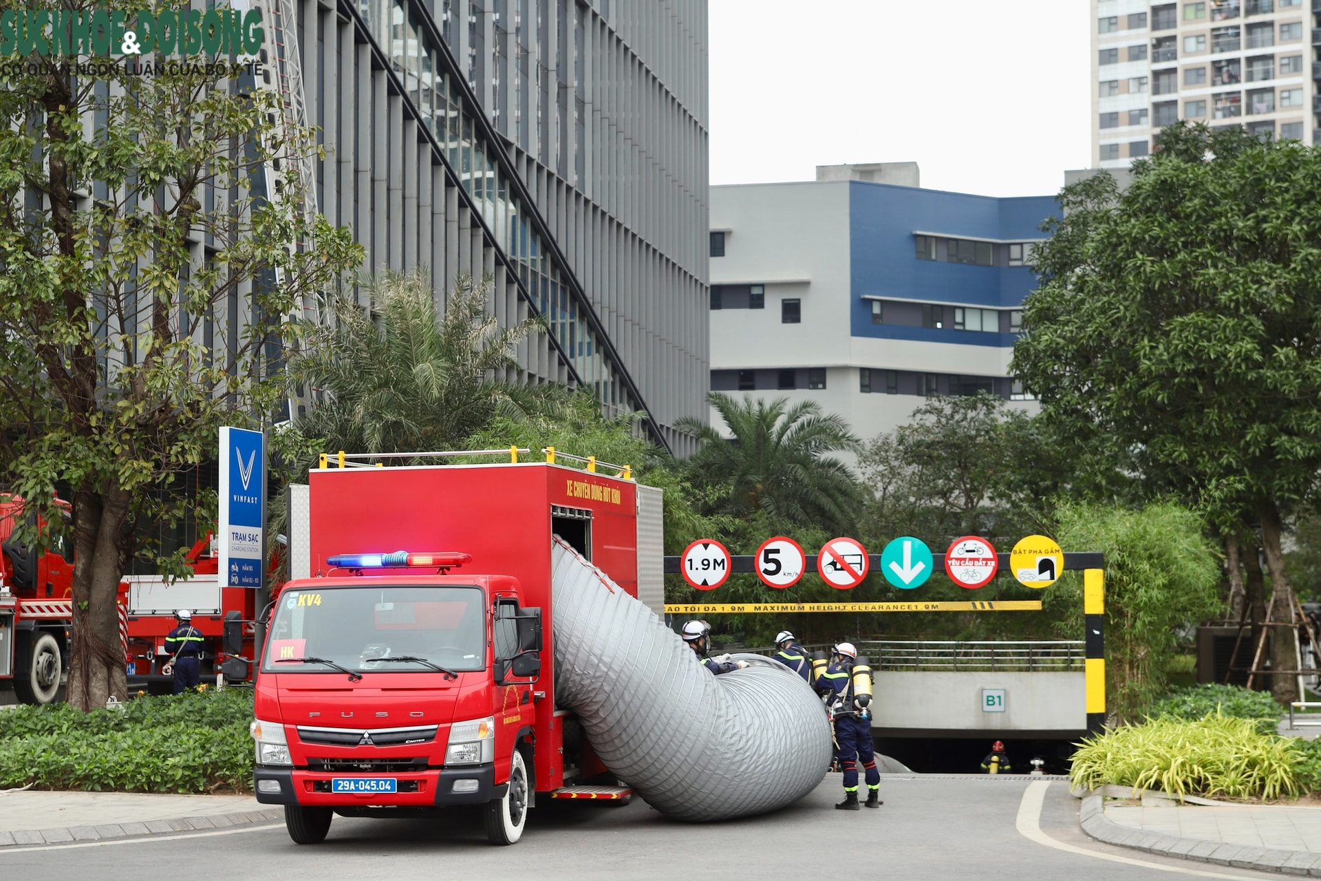 Trực thăng tham gia diễn tập chữa cháy, cứu nạn quy mô 4000 người ở Hà Nội- Ảnh 9.