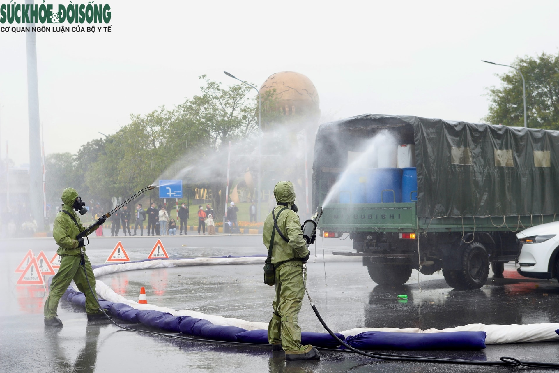 Trực thăng tham gia diễn tập chữa cháy, cứu nạn quy mô 4000 người ở Hà Nội- Ảnh 14.