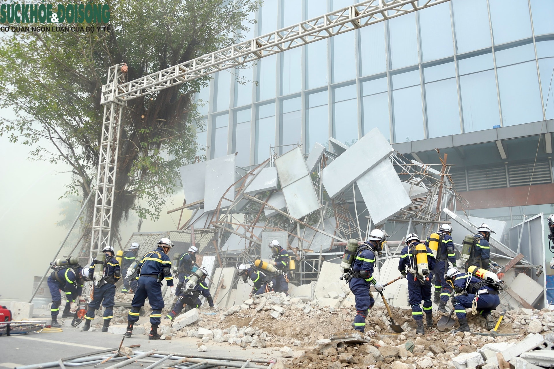 Trực thăng tham gia diễn tập chữa cháy, cứu nạn quy mô 4000 người ở Hà Nội- Ảnh 5.