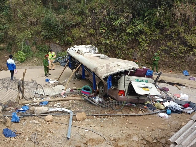 Công an thông tin nguyên nhân tai nạn thảm khốc ở Lào Cai làm 9 người tử vong- Ảnh 2. Công an thông tin nguyên nhân tai nạn thảm khốc ở Lào Cai làm 9 người tử vong- Ảnh 2.