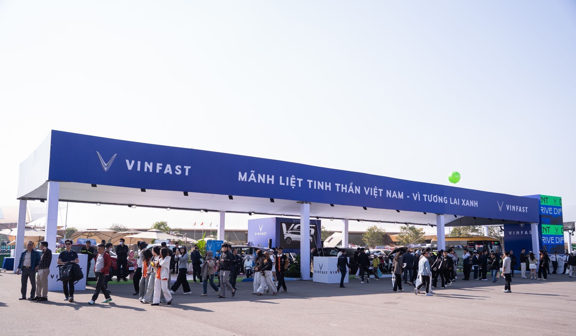 Gian hàng VinFast tiếp tục là tâm điểm của sự kiện Vietnam Mobility Show 2025.