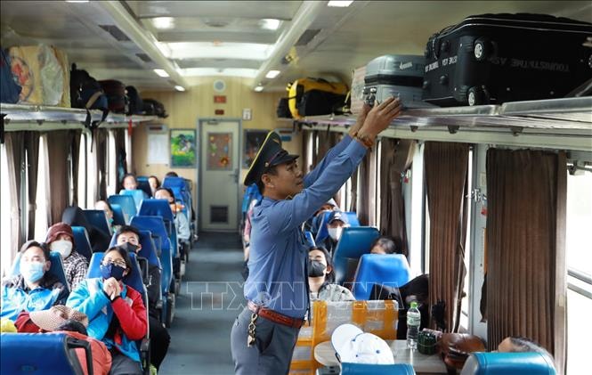 Ngành đường sắt và hàng không tăng chuyến trong 4 ngày nghỉ Tết Dương lịch- Ảnh 1.