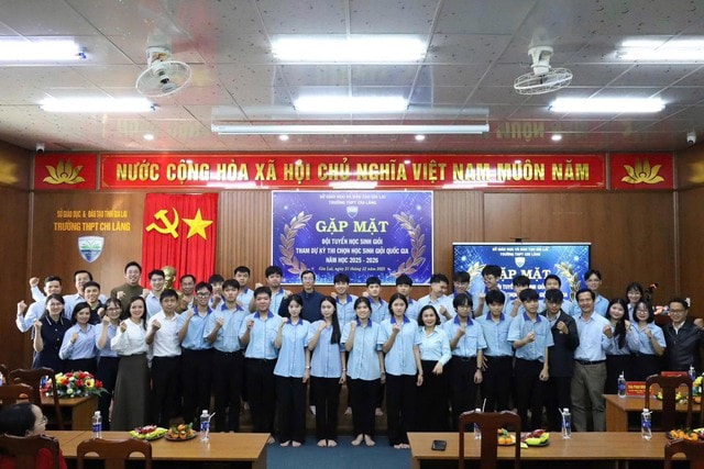 Ngôi trường luôn đổi mới, hướng đến thành tài cho học sinh- Ảnh 1.