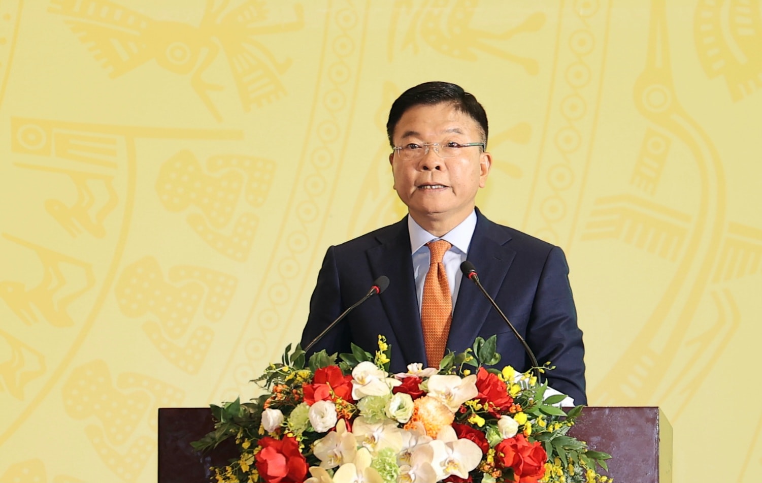 Phó Thủ tướng Lê Thành Long: Toàn Ngành y tế phấn đấu để tạo đột phá tăng cường bảo vệ, chăm sóc và nâng cao sức khỏe Nhân dân- Ảnh 1. Phó Thủ tướng Lê Thành Long: Toàn Ngành y tế phấn đấu để tạo đột phá tăng cường bảo vệ, chăm sóc và nâng cao sức khỏe Nhân dân- Ảnh 1.