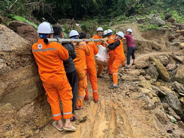 Xóa 'trắng điện, trắng sóng' ở miền Tây Nghệ An- Ảnh 1.