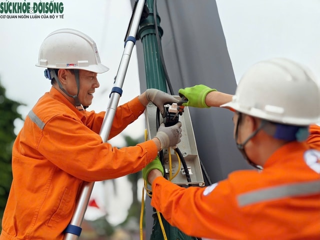 Công an Hà Nội tăng cường kiểm soát, đảm bảo an ninh trật tự khu vực trận địa pháo hoa- Ảnh 5. Công an Hà Nội tăng cường kiểm soát, đảm bảo an ninh trật tự khu vực trận địa pháo hoa- Ảnh 5.