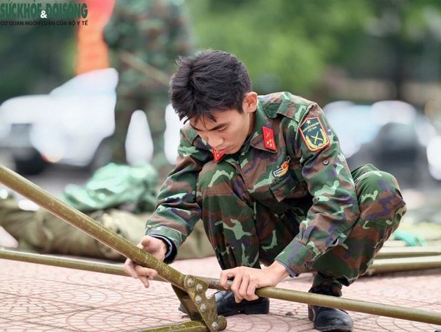 Công an Hà Nội tăng cường kiểm soát, đảm bảo an ninh trật tự khu vực trận địa pháo hoa- Ảnh 6. Công an Hà Nội tăng cường kiểm soát, đảm bảo an ninh trật tự khu vực trận địa pháo hoa- Ảnh 6.