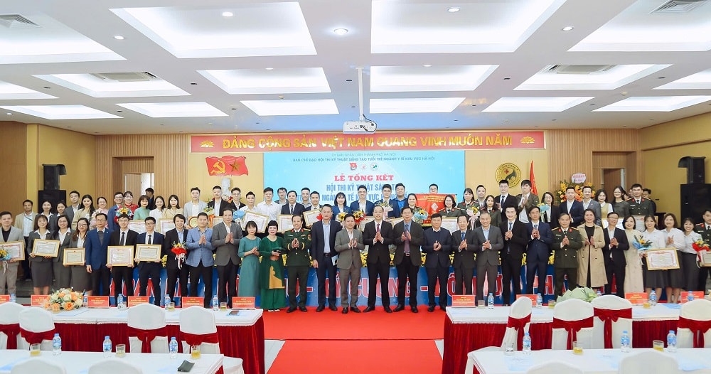 Kỹ thuật trẻ hóa khuôn mặt cho người Việt giành giải Ba Hội thi sáng tạo ngành y tế- Ảnh 3. Kỹ thuật trẻ hóa khuôn mặt cho người Việt giành giải Ba Hội thi sáng tạo ngành y tế- Ảnh 3.