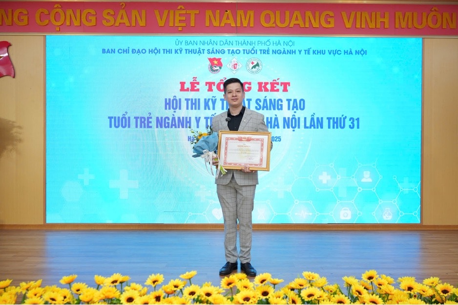 Kỹ thuật trẻ hóa khuôn mặt cho người Việt giành giải Ba Hội thi sáng tạo ngành y tế- Ảnh 2. Kỹ thuật trẻ hóa khuôn mặt cho người Việt giành giải Ba Hội thi sáng tạo ngành y tế- Ảnh 2.