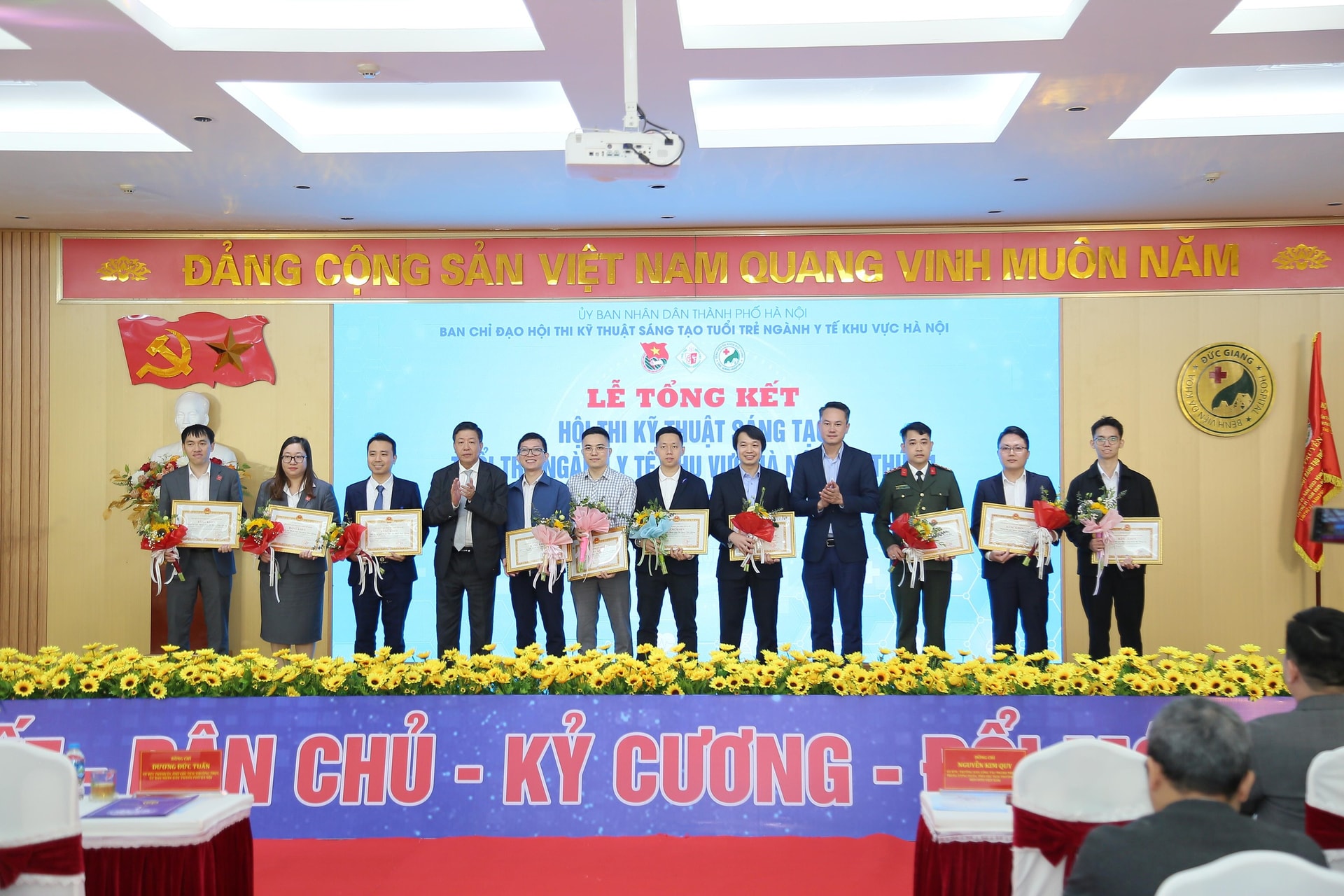 Vinh danh gần 80 sáng kiến y tế của thầy thuốc trẻ tại Hội thi sáng tạo ngành y tế Hà Nội- Ảnh 3. Vinh danh gần 80 sáng kiến y tế của thầy thuốc trẻ tại Hội thi sáng tạo ngành y tế Hà Nội- Ảnh 3.