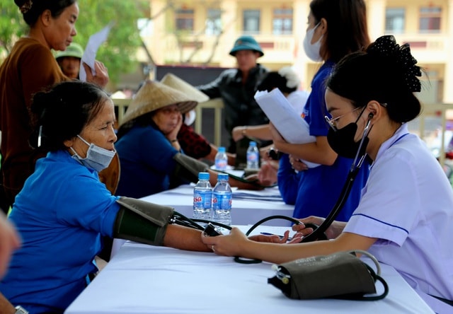 Ngành Y tế Nghệ An hoàn thành 12/12 chỉ tiêu, hướng tới nền y tế hiện đại, lấy người dân làm trung tâm- Ảnh 2.