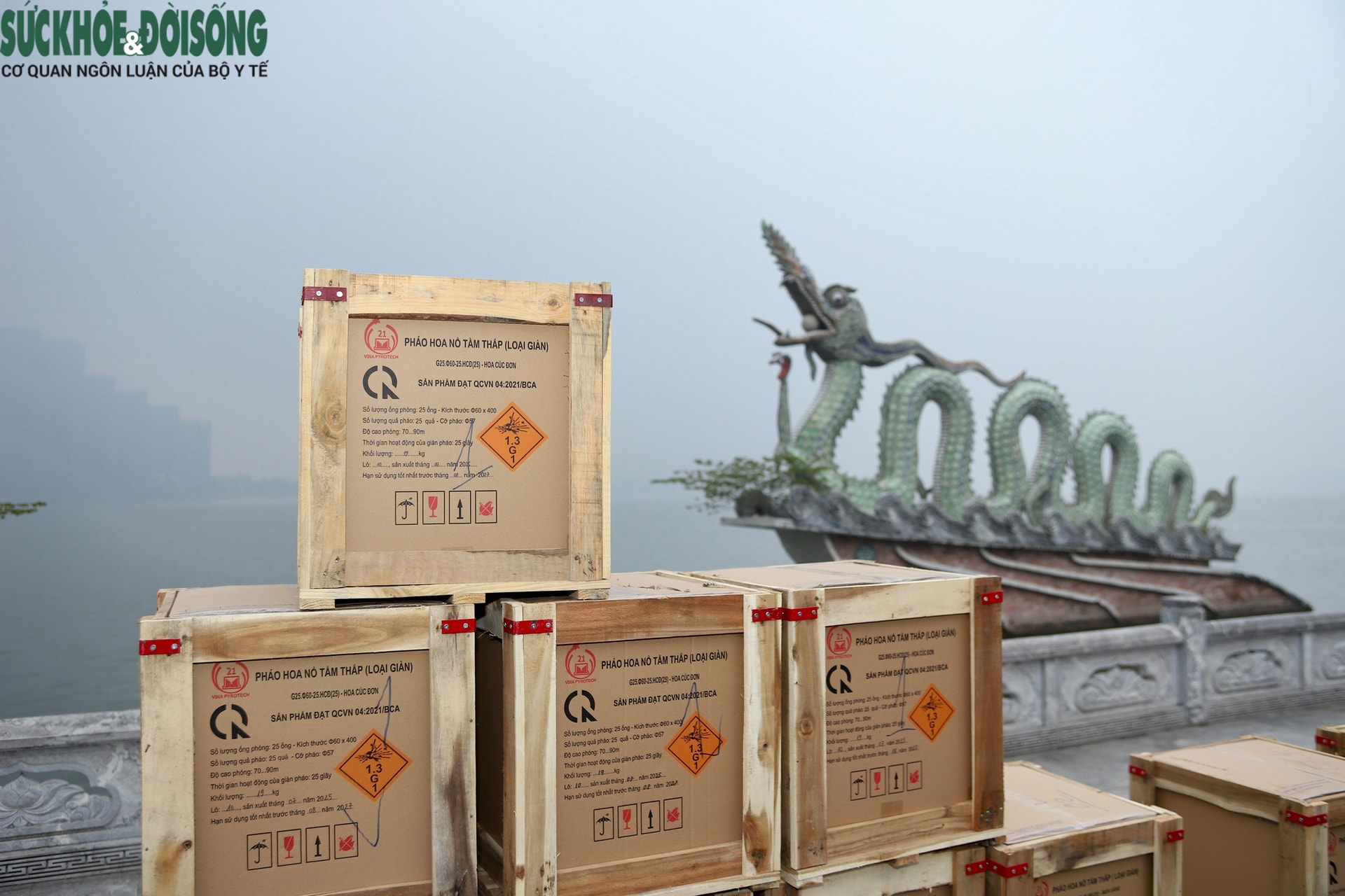 Pháo hoa đã vào ống phóng, sẵn sàng cho thời khắc đếm ngược chào đón năm 2026- Ảnh 2. Pháo hoa đã vào ống phóng, sẵn sàng cho thời khắc đếm ngược chào đón năm 2026- Ảnh 2.