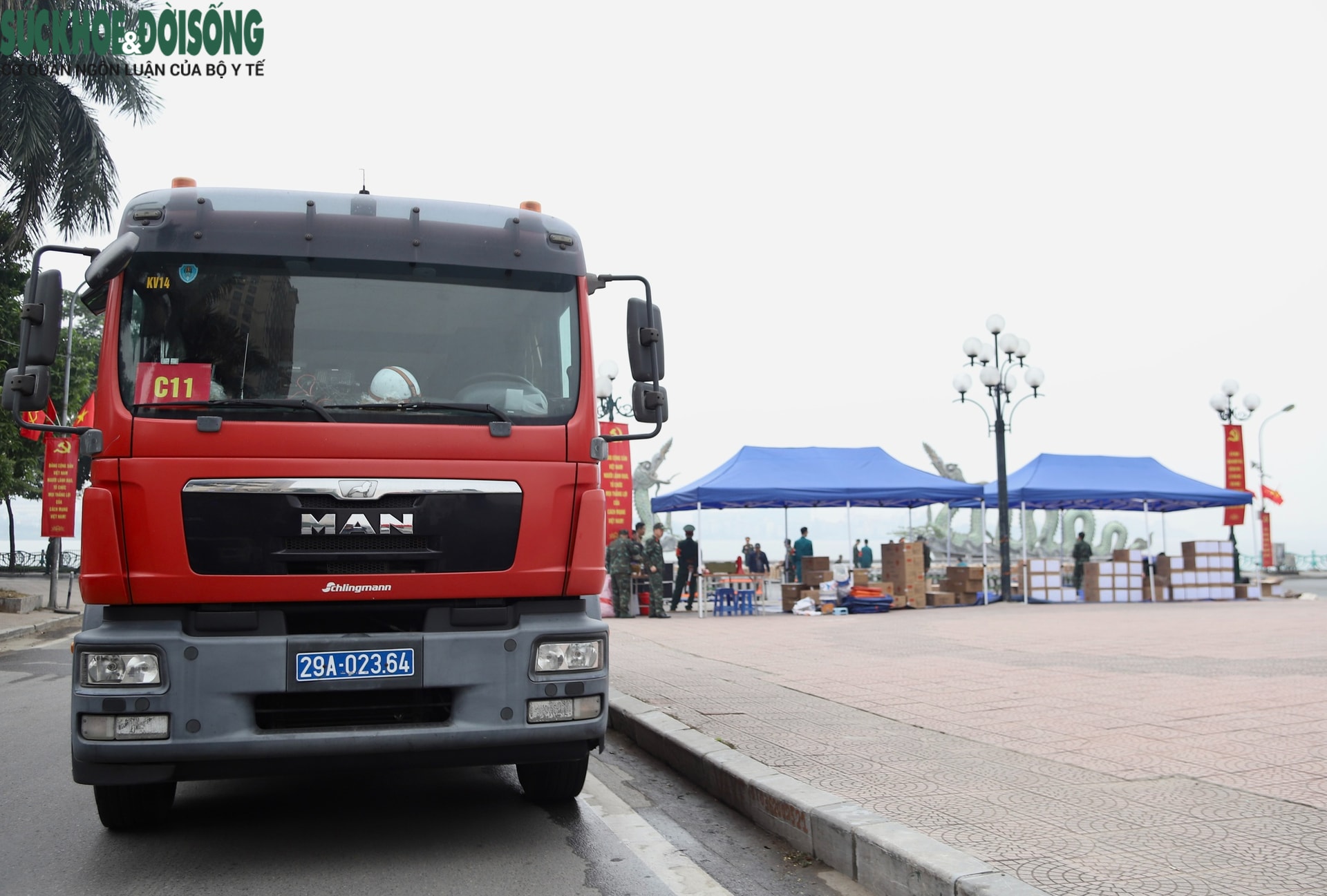 Pháo hoa đã vào ống phóng, sẵn sàng cho thời khắc đếm ngược chào đón năm 2026- Ảnh 14. Pháo hoa đã vào ống phóng, sẵn sàng cho thời khắc đếm ngược chào đón năm 2026- Ảnh 14.