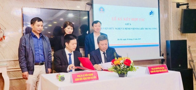 Bệnh viện Hữu Nghị và Bệnh viện Da liễu Trung ương hợp tác nâng cao chất lượng khám, chữa bệnh- Ảnh 1.
