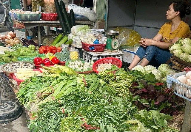 Giá rau xanh hạ nhiệt, người tiêu dùng 'dễ thở' dịp cuối năm- Ảnh 6.