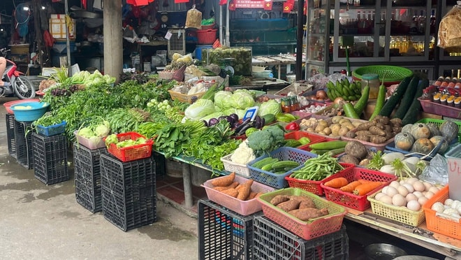 Giá rau xanh hạ nhiệt, người tiêu dùng 'dễ thở' dịp cuối năm- Ảnh 2.