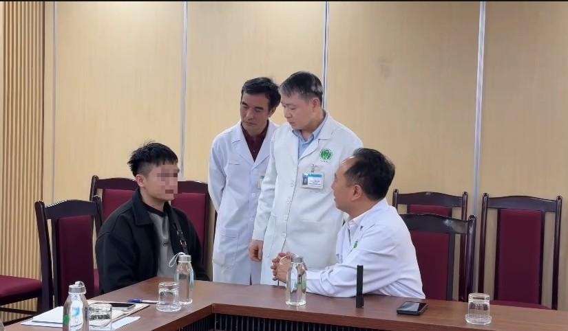 Lần đầu tiên tại Việt Nam, bác sĩ phẫu thuật thành công hai ca bệnh sọ mặt đặc biệt phức tạp- Ảnh 4.