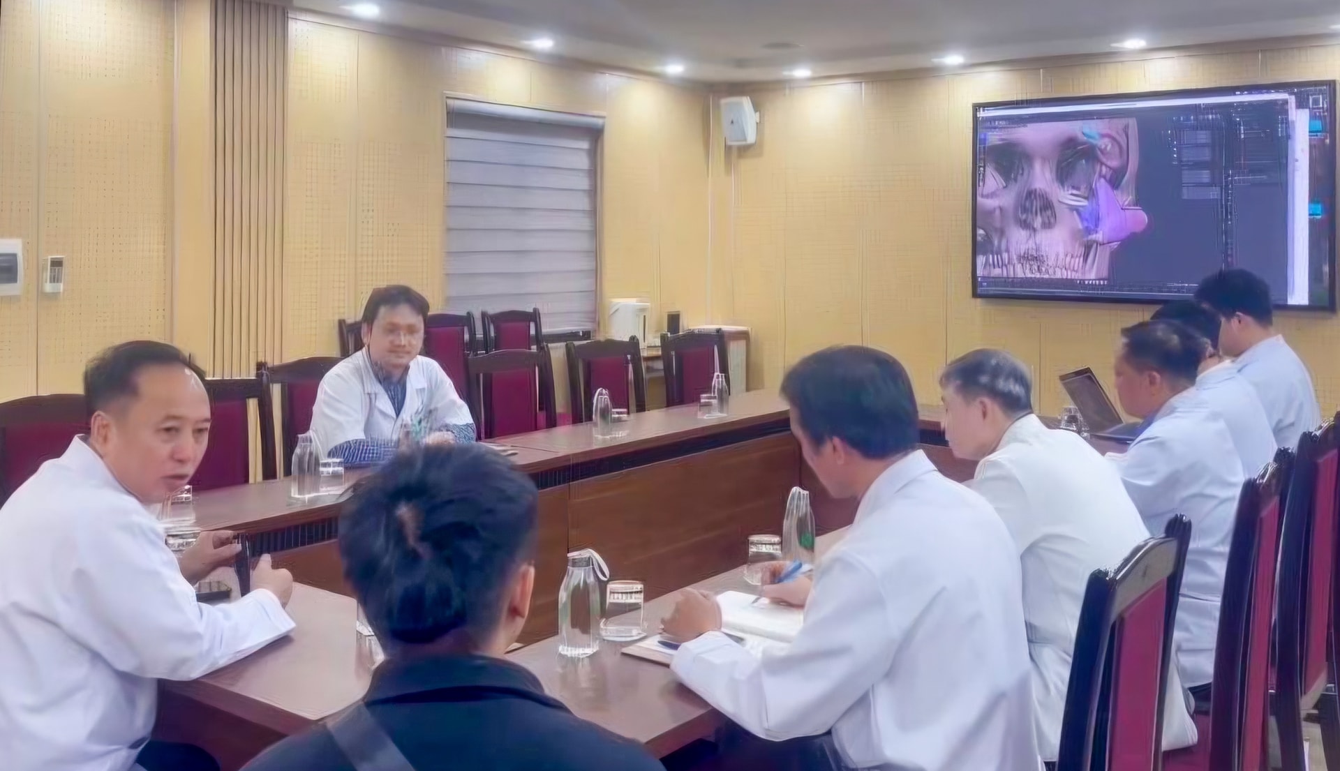 Lần đầu tiên tại Việt Nam, bác sĩ phẫu thuật thành công hai ca bệnh sọ mặt đặc biệt phức tạp- Ảnh 2.