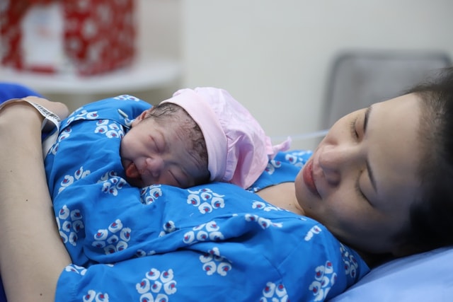 Những em bé chào đời trong khoảnh khắc mở đầu năm 2026 ở TPHCM- Ảnh 1.