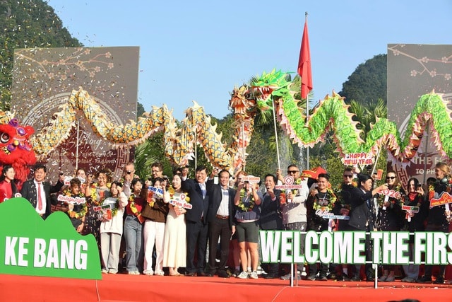 Những vị khách đầu tiên đến với di sản thiên nhiên thế giới ngày đầu năm 2026- Ảnh 1. Những vị khách đầu tiên đến với di sản thiên nhiên thế giới ngày đầu năm 2026- Ảnh 1.