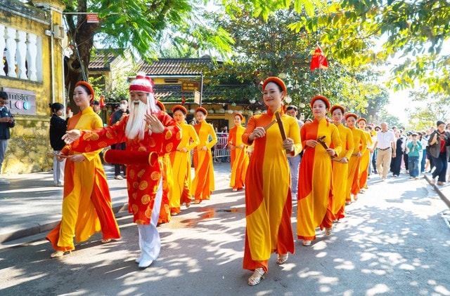 Đà Nẵng: 29 du khách Philippines 'xông đất' Hội An đầu năm mới- Ảnh 2. Đà Nẵng: 29 du khách Philippines 'xông đất' Hội An đầu năm mới- Ảnh 2.