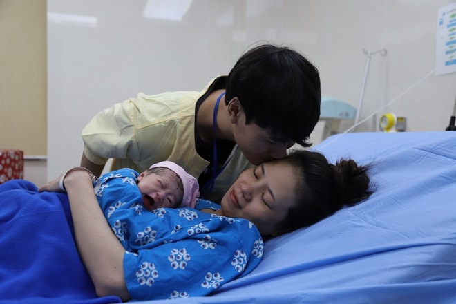 Những em bé chào đời trong khoảnh khắc mở đầu năm 2026 ở TPHCM- Ảnh 4.