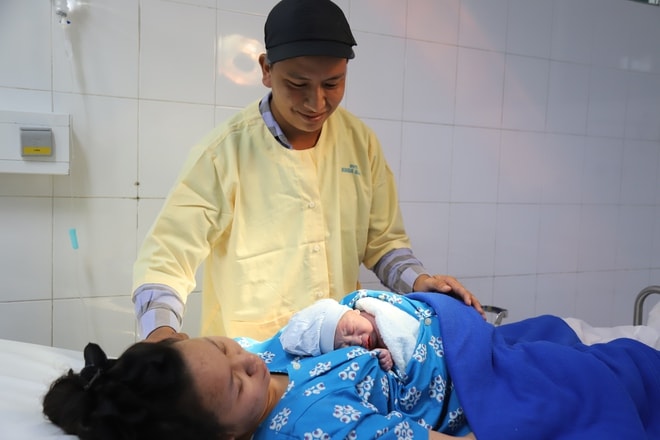 Những em bé chào đời trong khoảnh khắc mở đầu năm 2026 ở TPHCM- Ảnh 5.