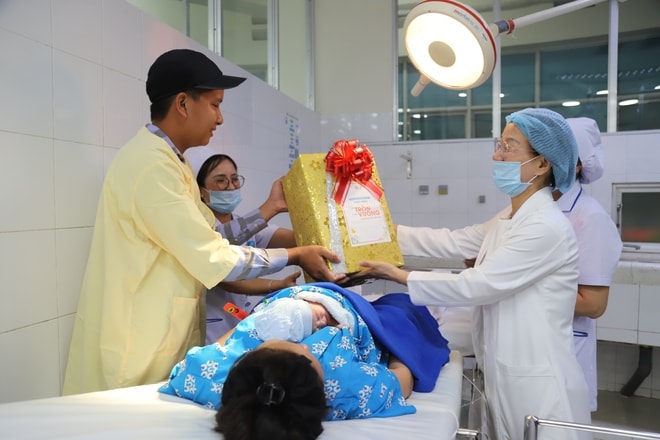 Những em bé chào đời trong khoảnh khắc mở đầu năm 2026 ở TPHCM- Ảnh 7.