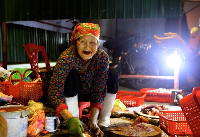 Ngư dân phấn khởi trúng đậm hải sản đầu năm mới- Ảnh 8.