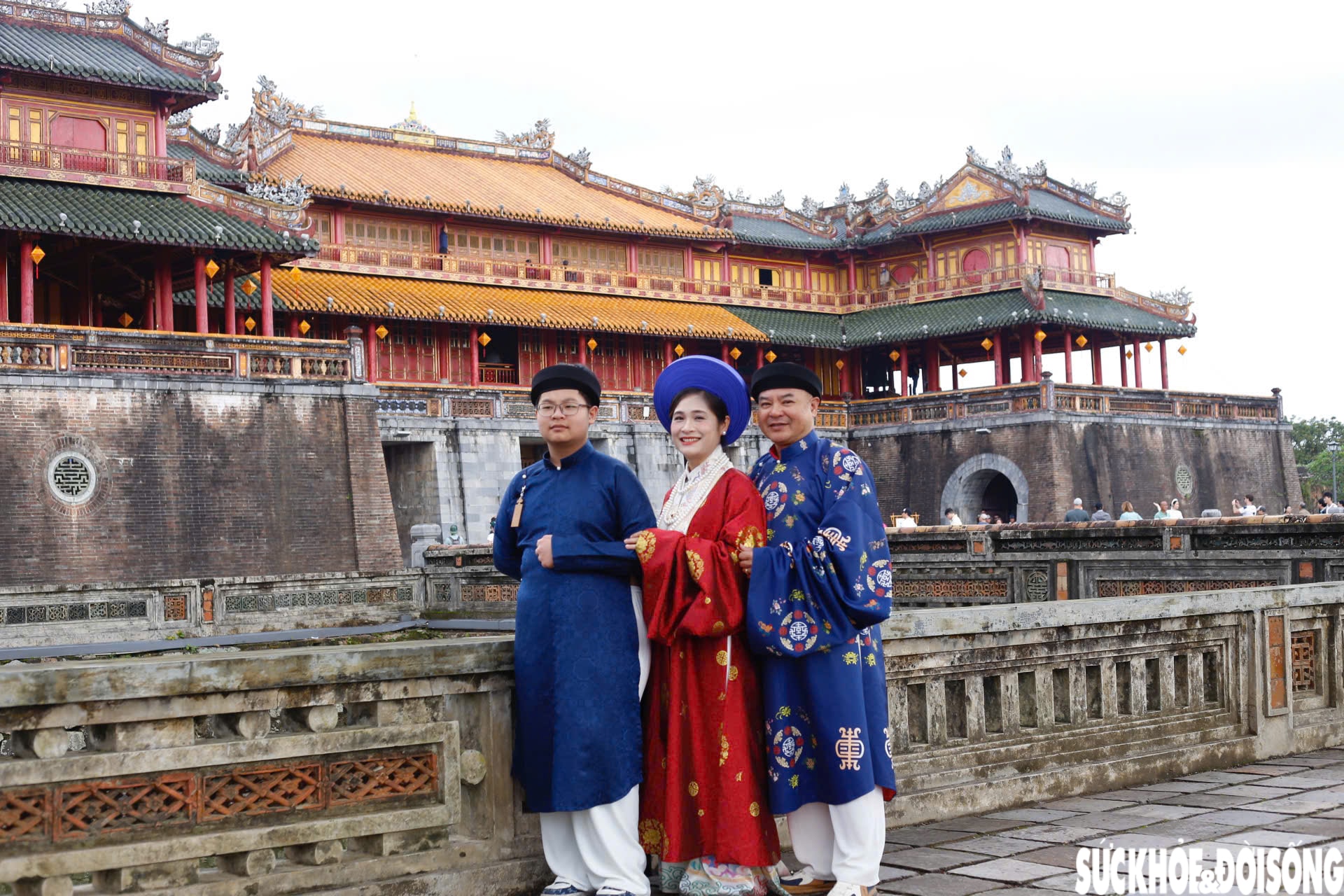 Du khách nước ngoài thích thú tham quan di tích Huế dịp Tết Dương lịch- Ảnh 2.