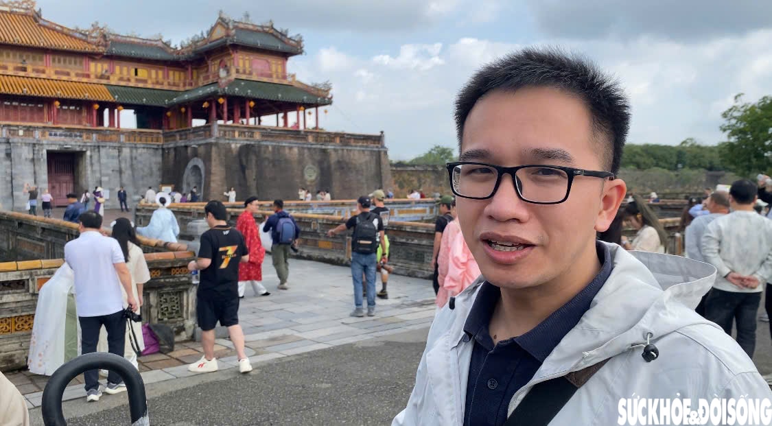 Du khách nước ngoài thích thú tham quan di tích Huế dịp Tết Dương lịch- Ảnh 3.