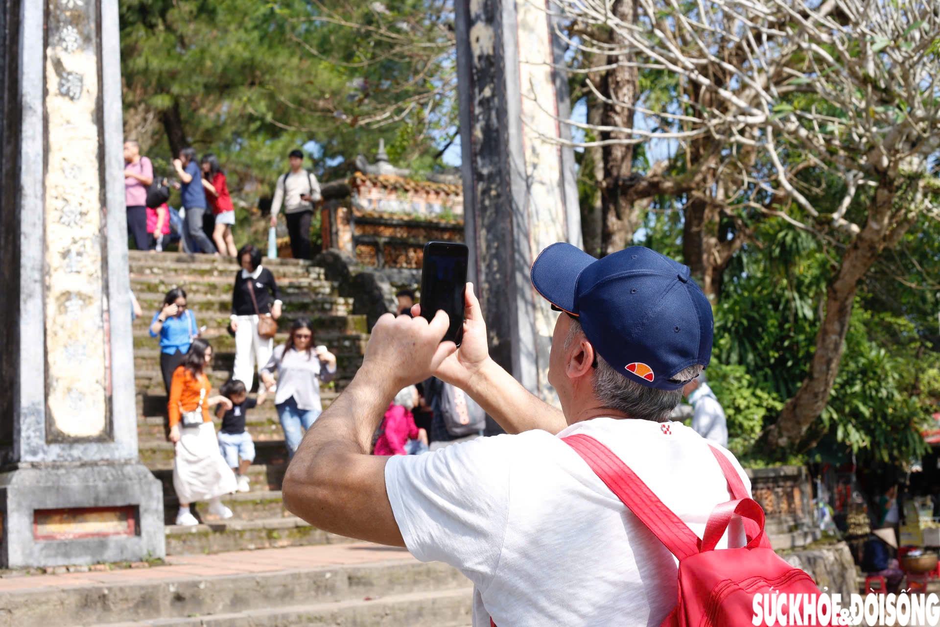 Du khách nước ngoài thích thú tham quan di tích Huế dịp Tết Dương lịch- Ảnh 9.