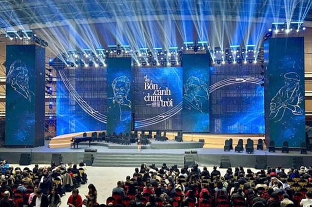 Show 'Về đây bốn cánh chim trời' bị huỷ: Khán giả mua vé có đòi lại được tiền?- Ảnh 2.