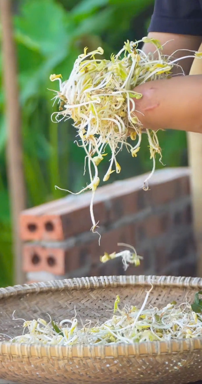 Chàng trai mồ côi mất 2 tay lập kênh TikTok truyền nghị lực sống- Ảnh 6.