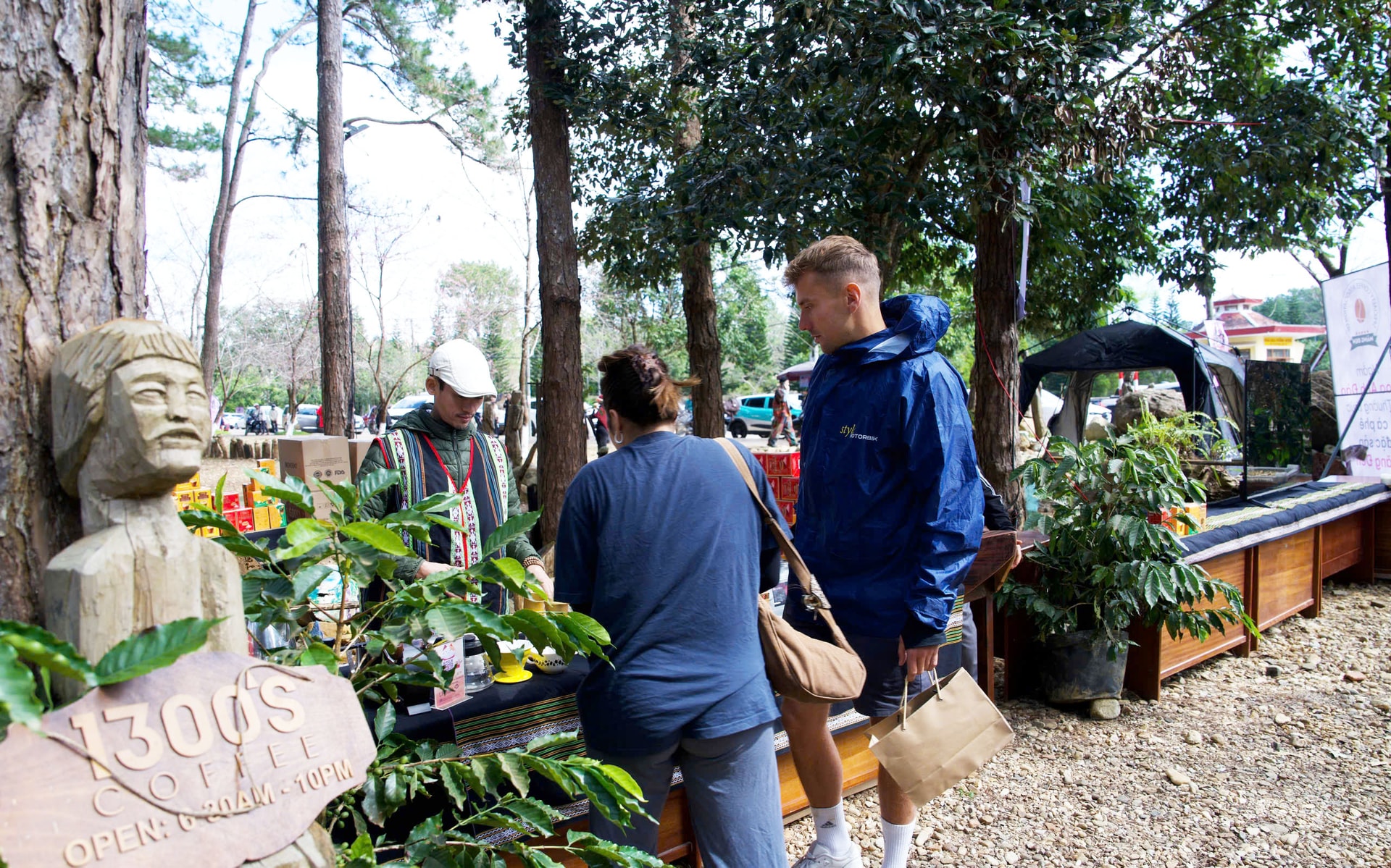 Mãn nhãn với sắc hoa anh đào đang nở rộ ở Măng Đen - Ảnh 4. Mãn nhãn với sắc hoa anh đào đang nở rộ ở Măng Đen - Ảnh 4.