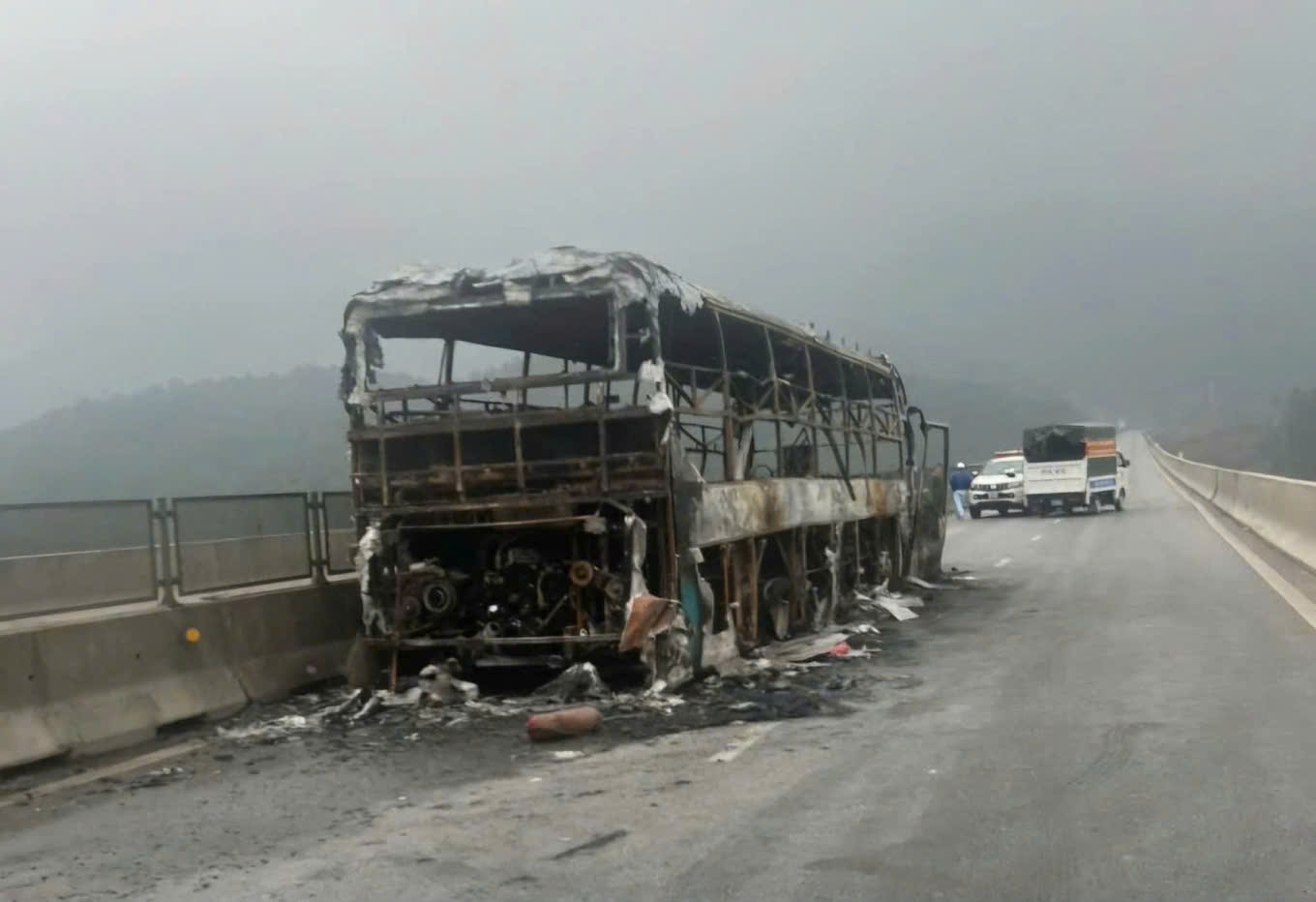 Xe giường nằm bốc cháy trên cao tốc, một hành khách tử vong- Ảnh 2.
