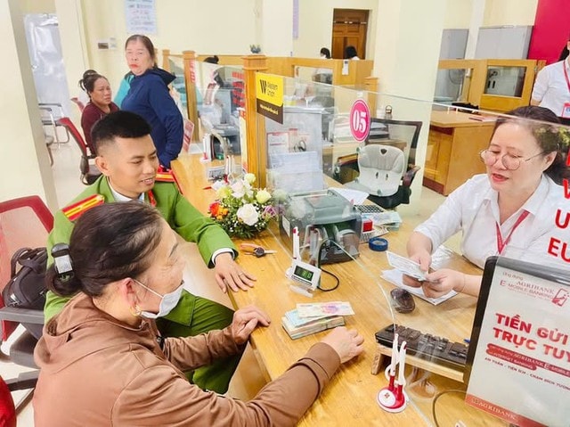 Bị thao túng tâm lý, cụ bà suýt mất gần 100 triệu đồng- Ảnh 1. Bị thao túng tâm lý, cụ bà suýt mất gần 100 triệu đồng- Ảnh 1.