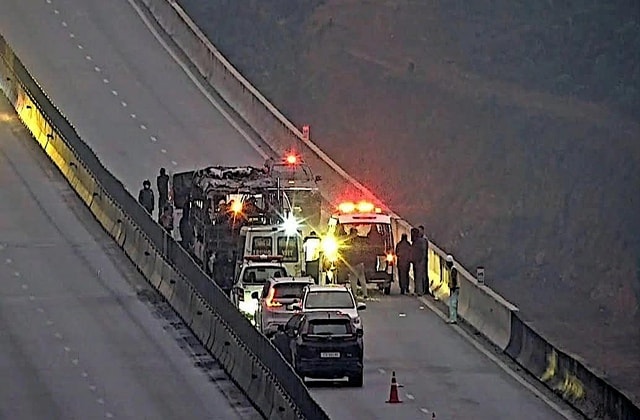 Tai nạn giao thông giảm sâu trong ngày thứ 3 nghỉ Tết Dương lịch- Ảnh 2.