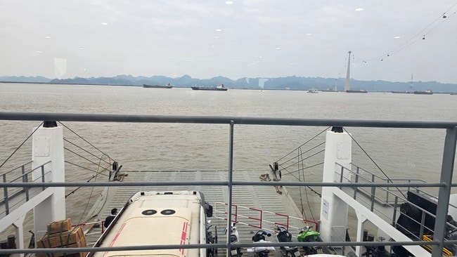 Tăng cường thêm phà phục vụ du khách du lịch Cát Bà dịp nghỉ lễ- Ảnh 2.