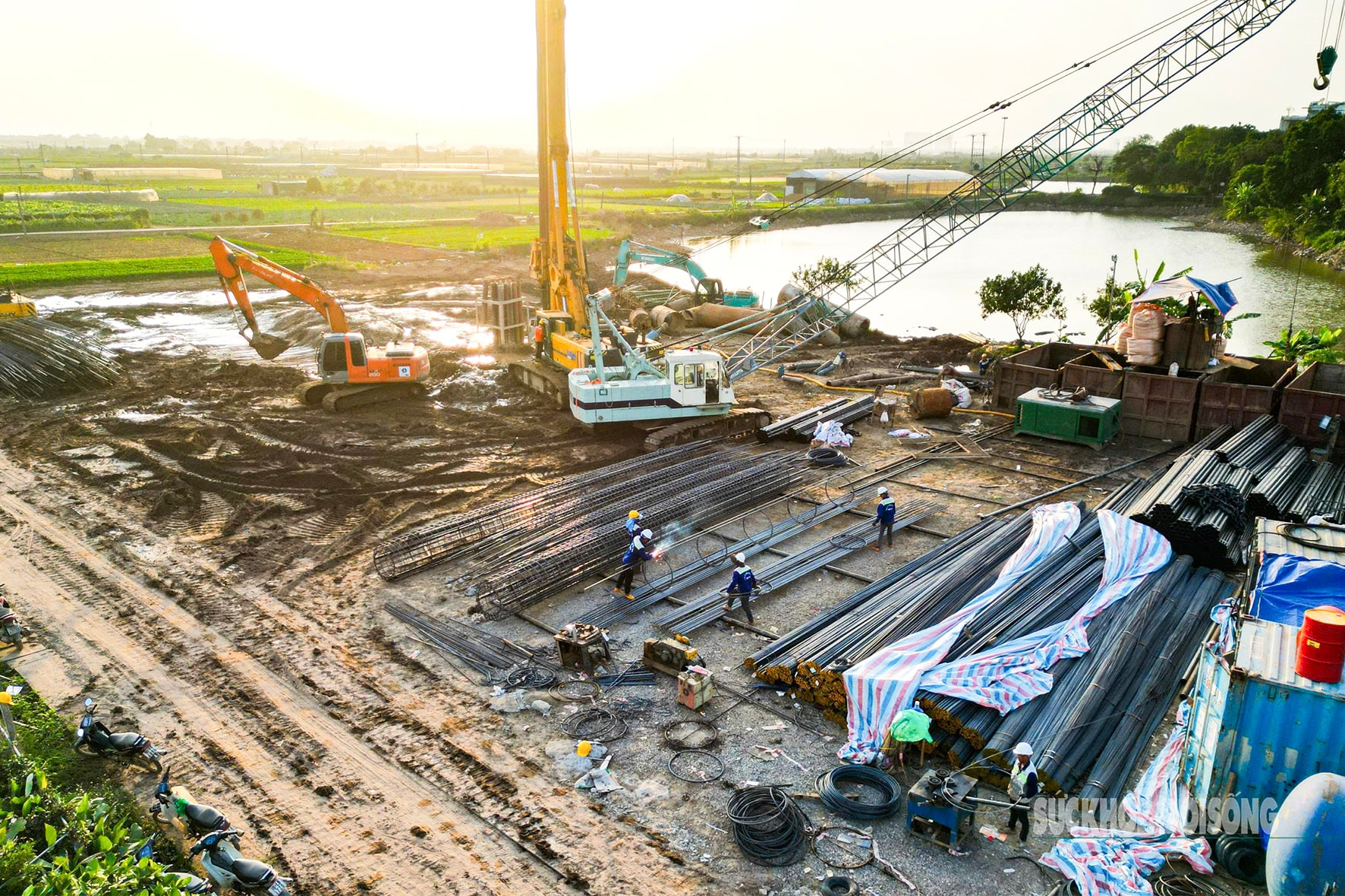 Ngắm đại công trường cầu Ngọc Hồi 11.844 tỷ đồng bắc qua sông Hồng- Ảnh 11.