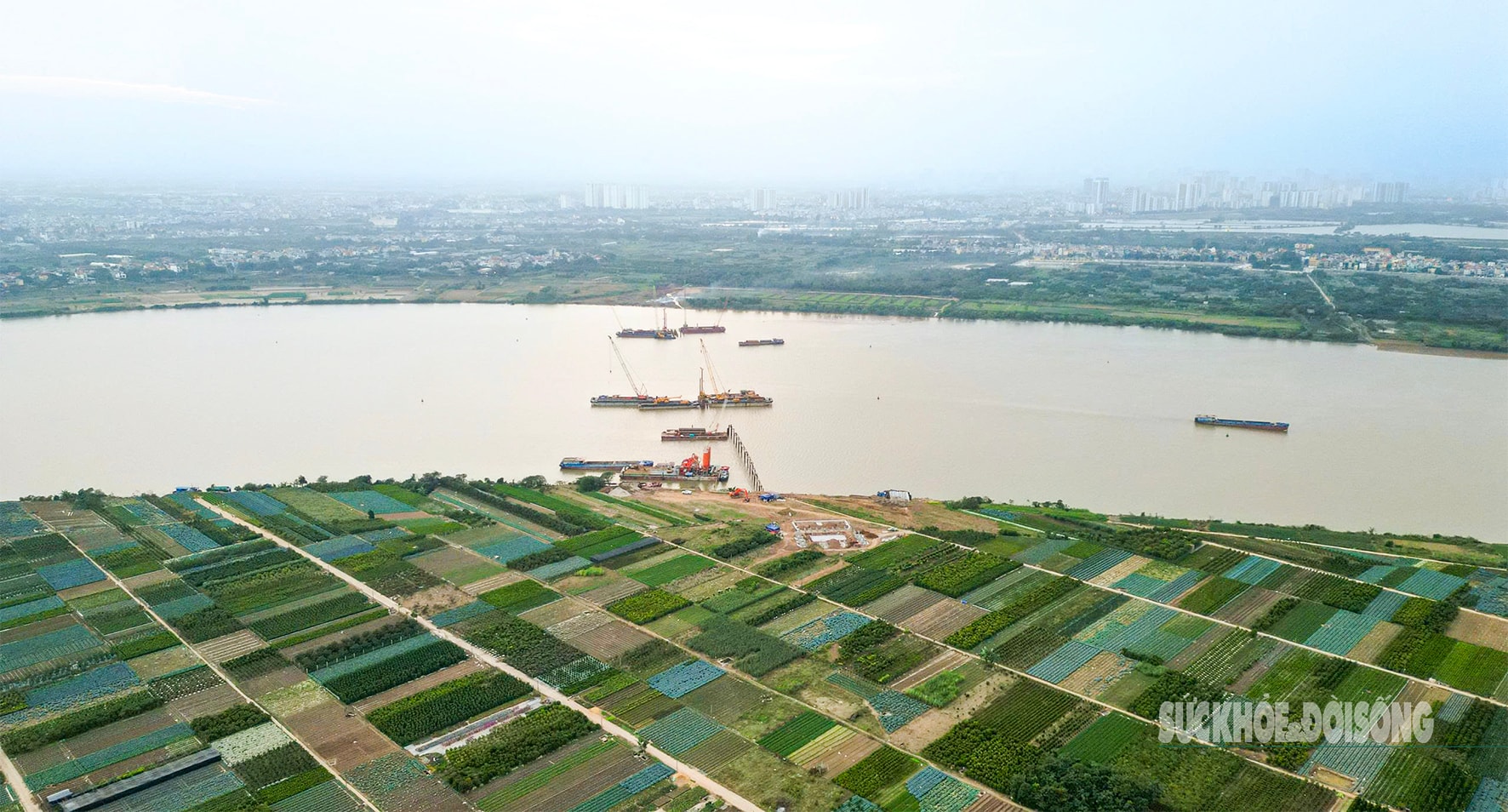 Ngắm đại công trường cầu Ngọc Hồi 11.844 tỷ đồng bắc qua sông Hồng- Ảnh 2.