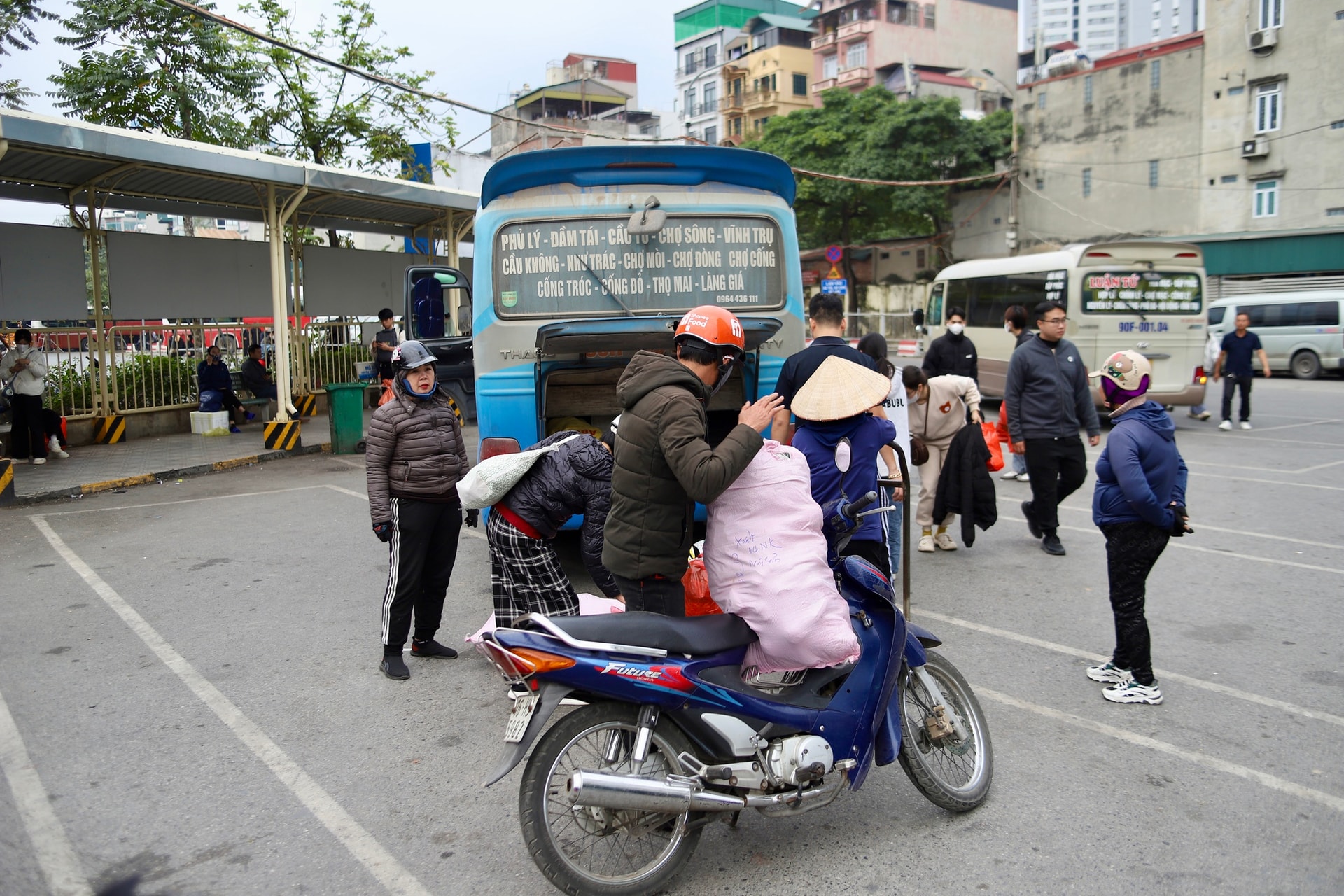 Bến xe Hà Nội ngày cuối nghỉ Tết Dương lịch thế nào?- Ảnh 6.