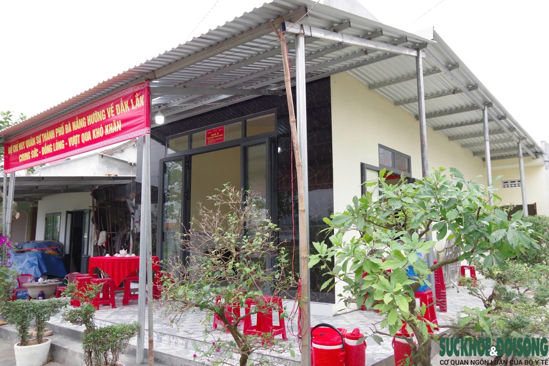 Mái nhà kiên cố trở về sau những ngày lũ dữ- Ảnh 2.