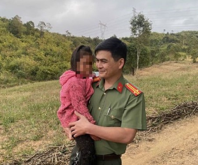 Tìm kiếm bé gái 5 tuổi đi lạc vào rừng giữa mưa rét- Ảnh 1.