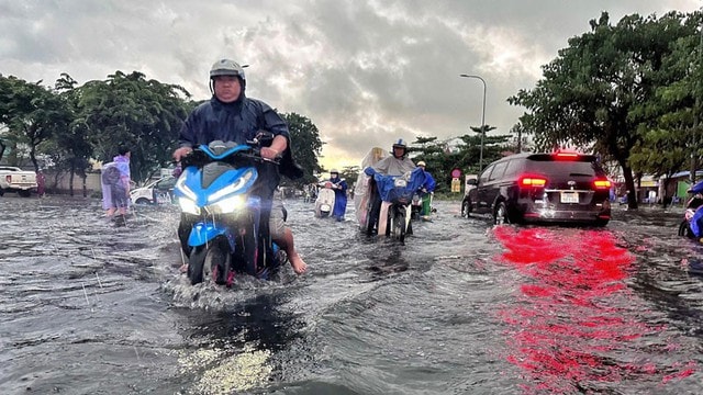 Triều cường dâng cao, ven biển phía Đông Nam Bộ đối mặt nguy cơ ngập úng- Ảnh 1.