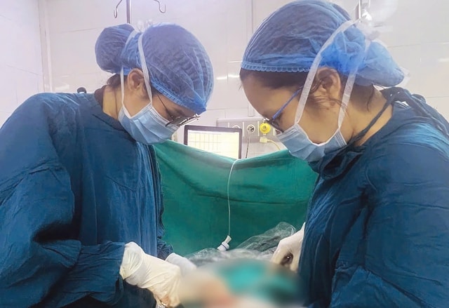 Phẫu thuật kịp thời cứu buồng trứng, giữ cơ hội làm mẹ cho thiếu nữ 17 tuổi- Ảnh 1. Phẫu thuật kịp thời cứu buồng trứng, giữ cơ hội làm mẹ cho thiếu nữ 17 tuổi- Ảnh 1.