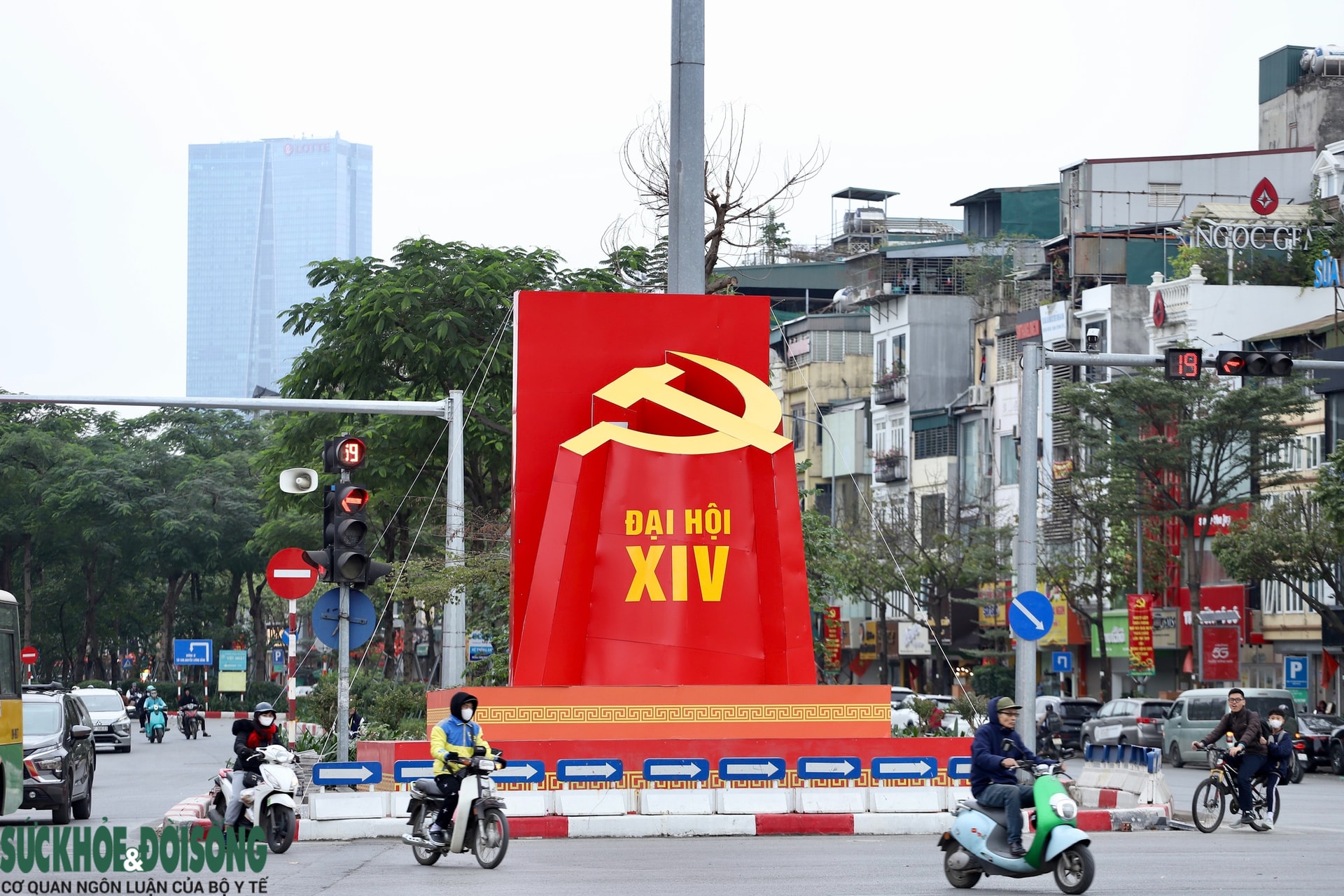 Hà Nội rực rỡ cờ hoa chào mừng Đại hội XIV của Đảng- Ảnh 9.