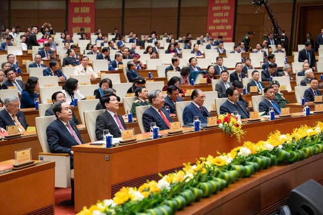 Tổng Bí thư Tô Lâm, nguyên Tổng Bí thư Nông Đức Mạnh, Chủ tịch nước Lương Cường, Thủ tướng Chính phủ Phạm Minh Chính, Chủ tịch Quốc hội Trần Thanh Mẫn, Thường trực Ban Bí thư Trần Cẩm Tú tại Lễ Kỷ niệm.