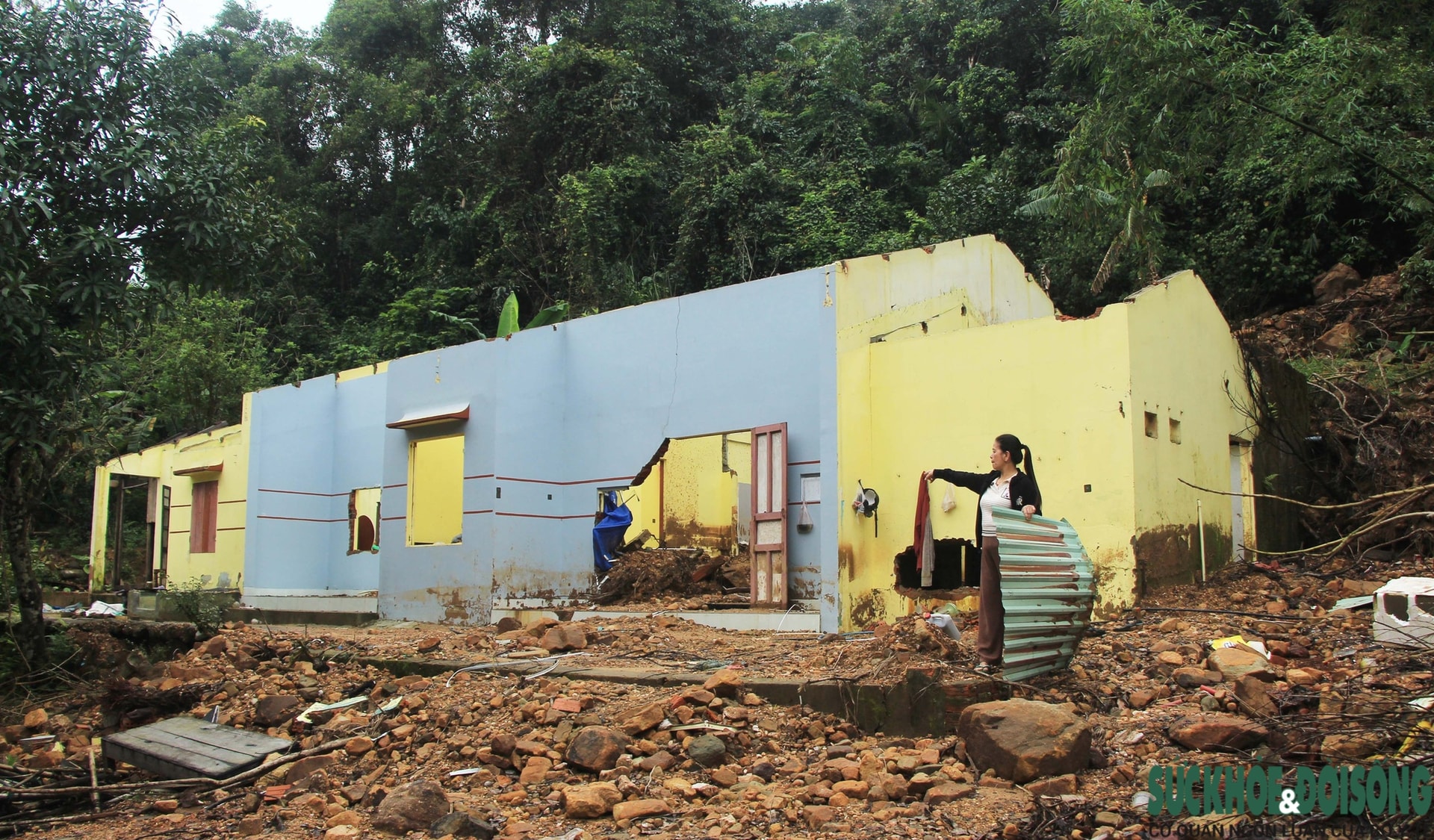 Những giấc ngủ chập chờn dưới chân núi sạt- Ảnh 2.